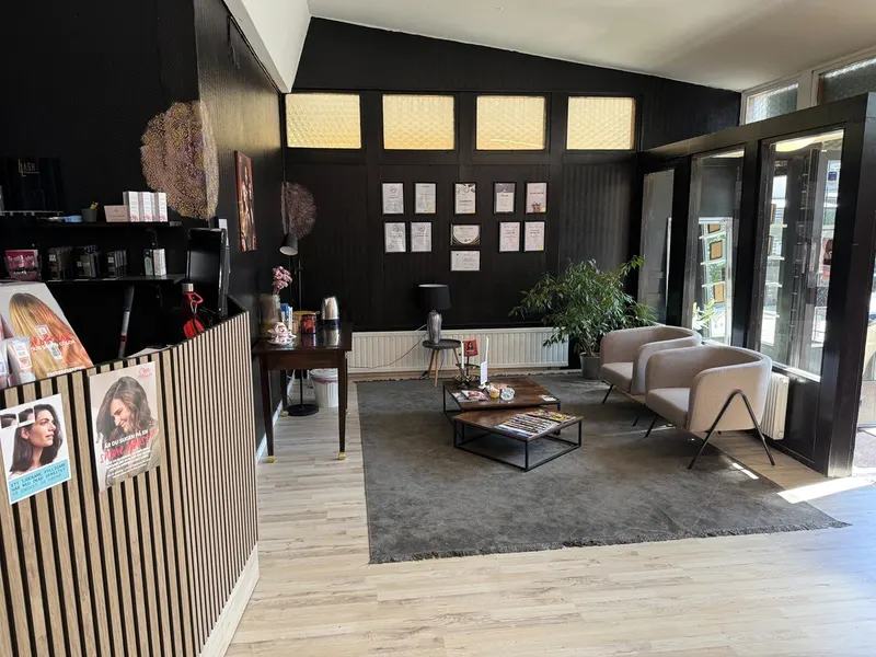 Stor Frisör & skönhetssalong Duvbo Sundbyberg, bild 5