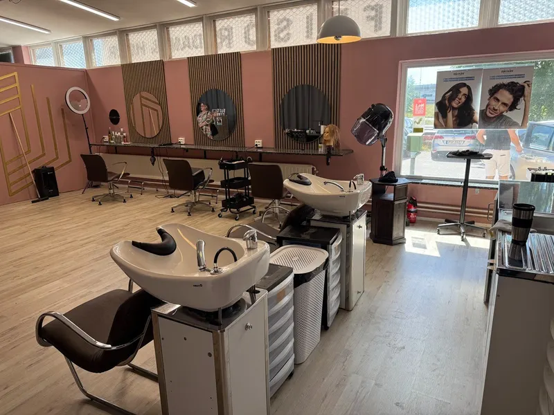 Stor Frisör & skönhetssalong Duvbo Sundbyberg, bild 8