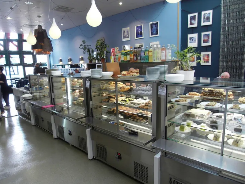 Väletablerat Café Täby Centrum, bild 6