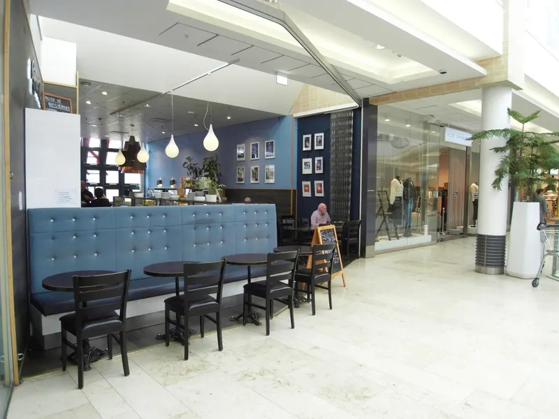 Väletablerat Café Täby Centrum, bild 3
