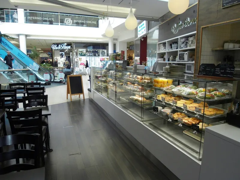 Väletablerat Café Täby Centrum, bild 5