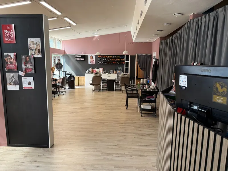 Stor Frisör & skönhetssalong Duvbo Sundbyberg, bild 7